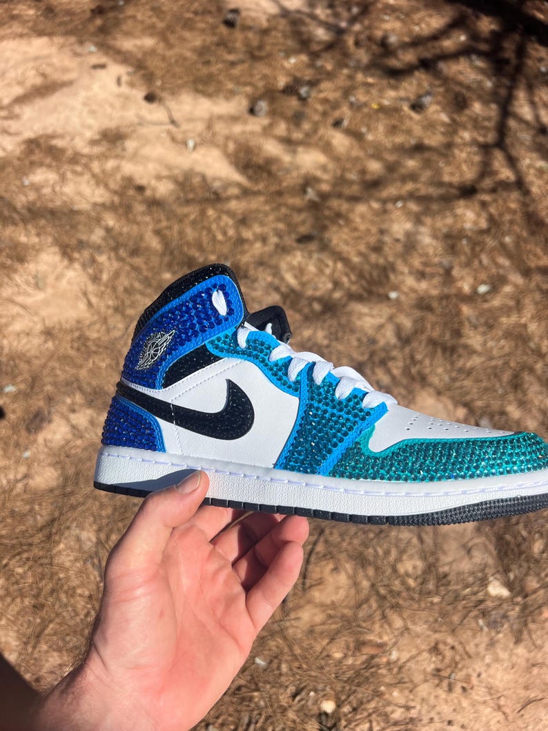 Jordan 1 Mids