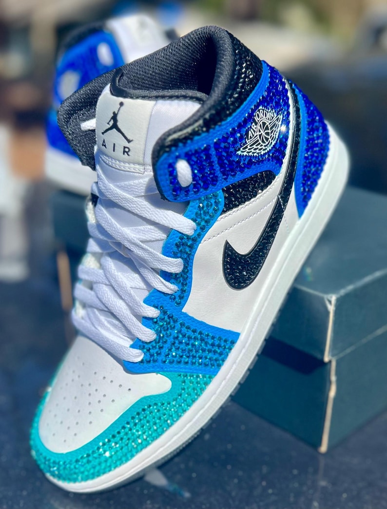 Jordan 1 Mids