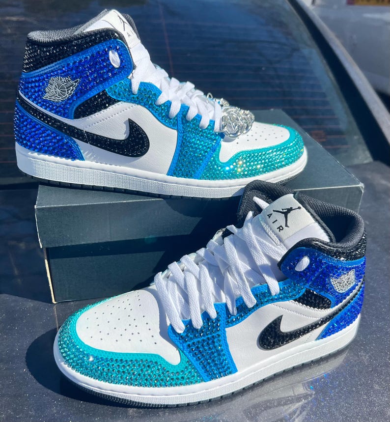 Jordan 1 Mids