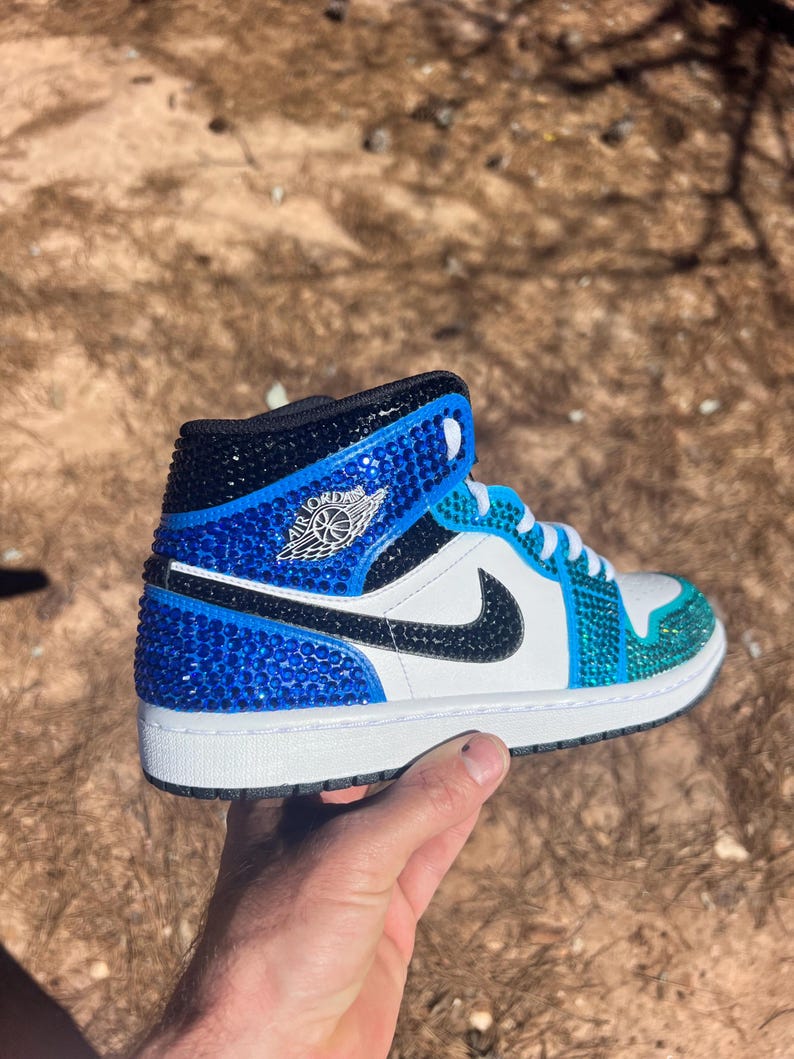 Jordan 1 Mids
