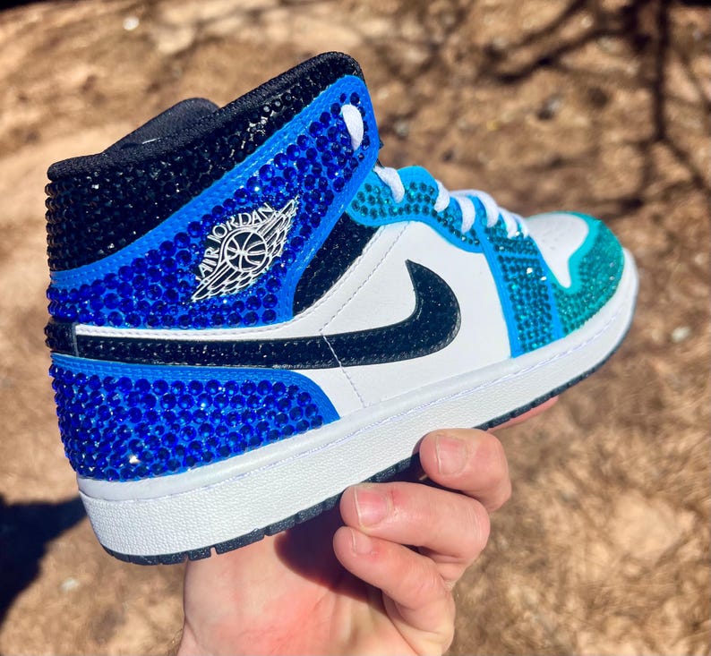 Jordan 1 Mids