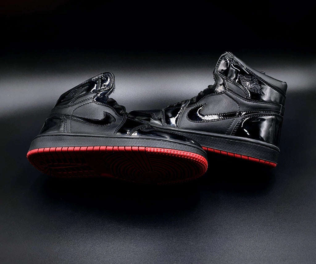 Jordan Air 1 Retro High Black Demon Suela Roja